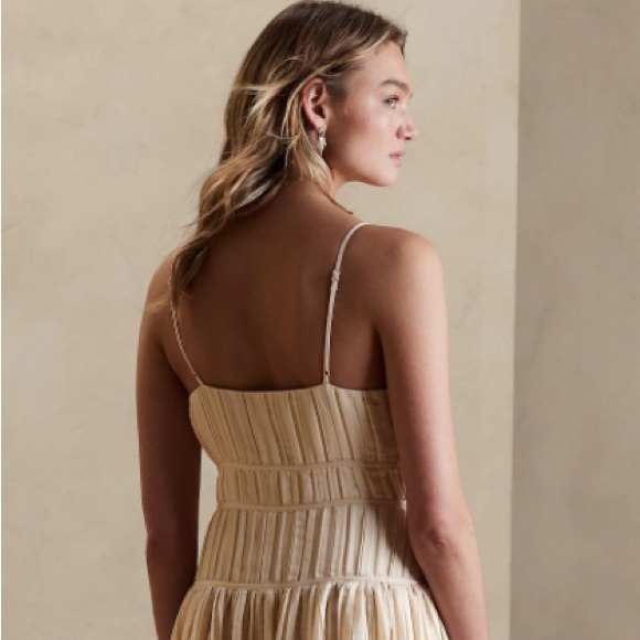 NWT BANANA REPUBLIC JACQUI PLEATED MAXI DRESS - Picture 6 of 12